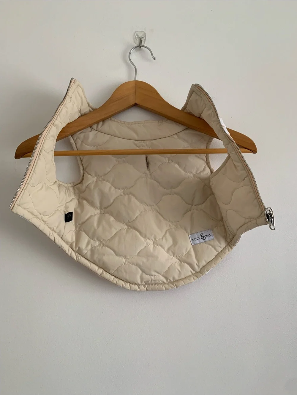 Lucy & Co reversible print puffer for dogs M
